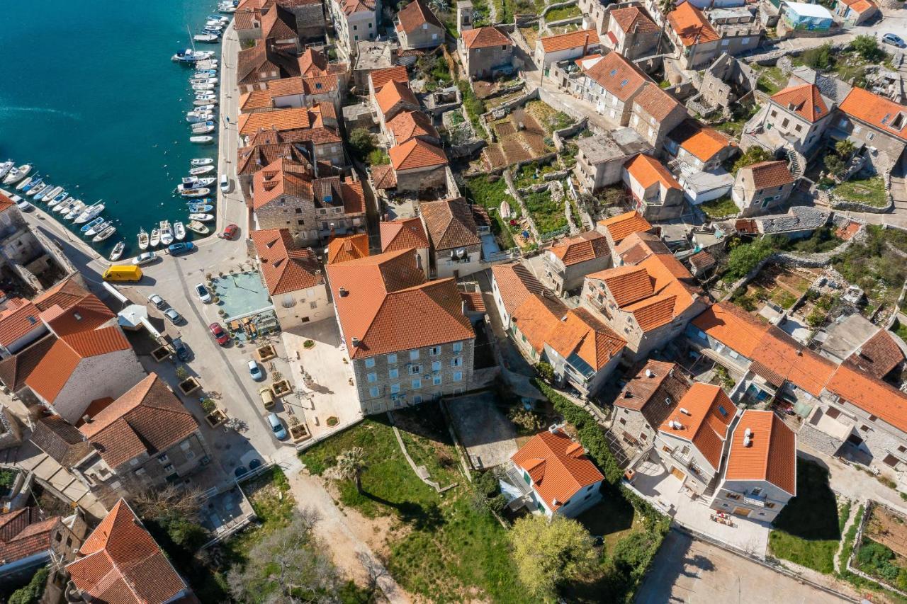 Luxury Stone Nevija 2022 Private Milna (Brac)