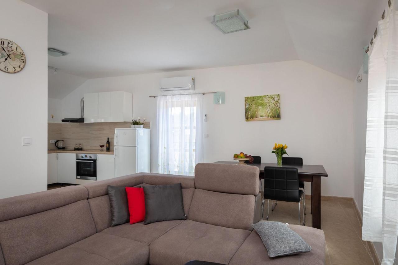 Villa Luxury Stone Nevija 2022 Private Milna (Brac)