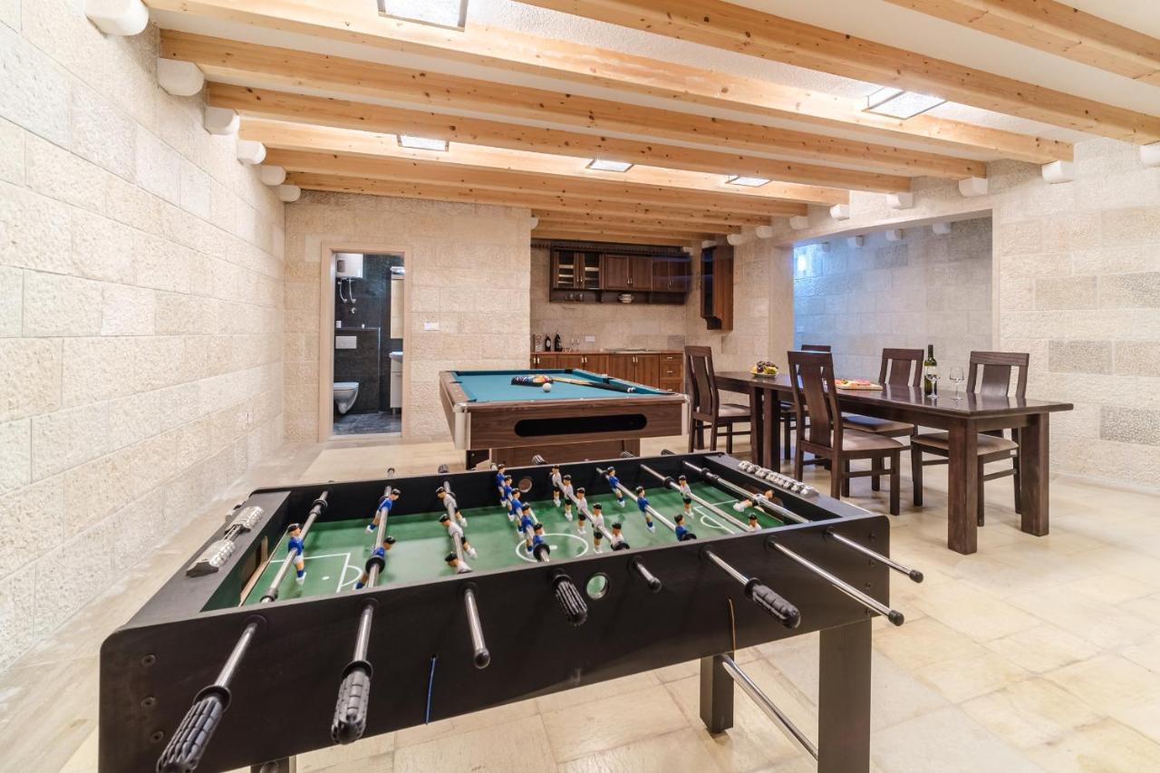 Luxury Stone Nevija 2022 Private Vilă Milna (Brac)