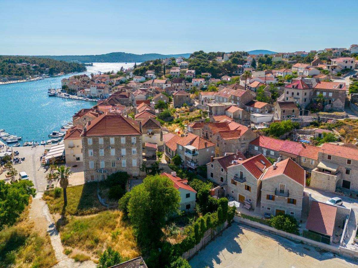 Luxury Stone Nevija 2022 Private Vilă Milna (Brac)